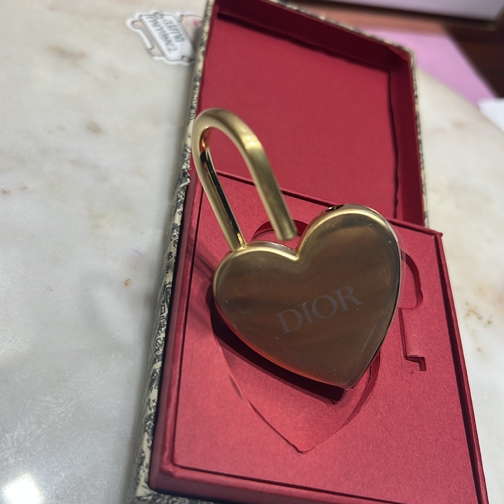 Dior Gold Heart Lock and Key Set limited edition NWT - Picture 7 of 7